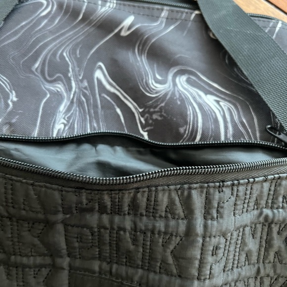 PINK Victoria's Secret Weekender Duffle Bag Extra Large Like New - Picture 3 of 8